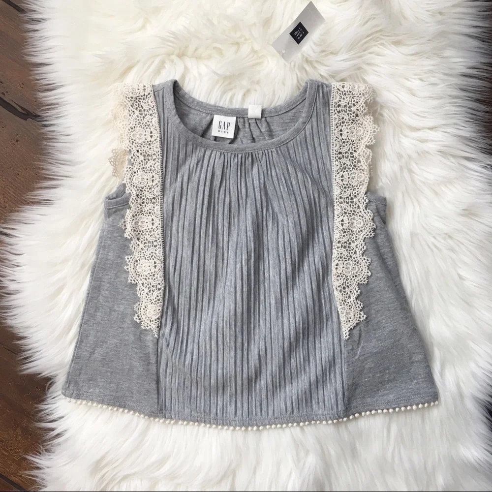 NWT Gap Kids Embroidered Top XS 4-5